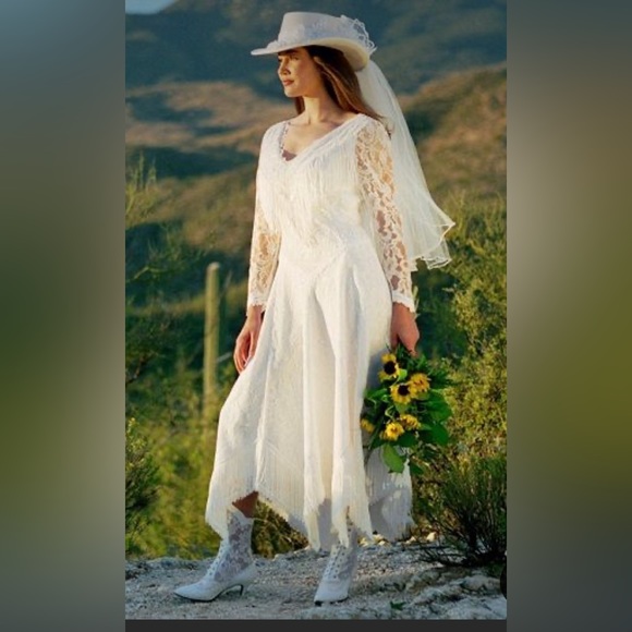 Martin McCrea Ivory fringed wedding dress - Picture 2 of 14